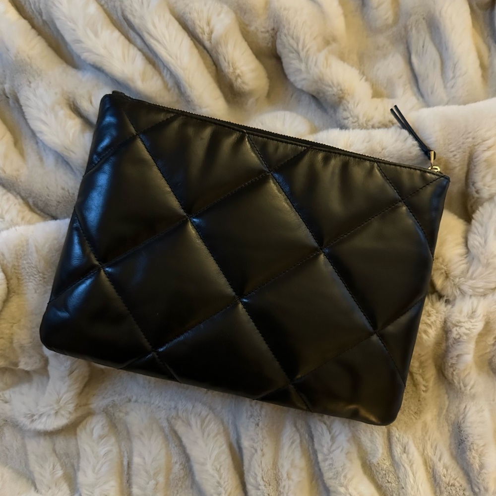 Tory Burch Kira Diamond Quilt Pouch in Black Leather - Picture 4 of 13